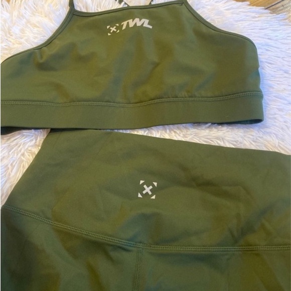 TWL Set - Picture 3 of 4